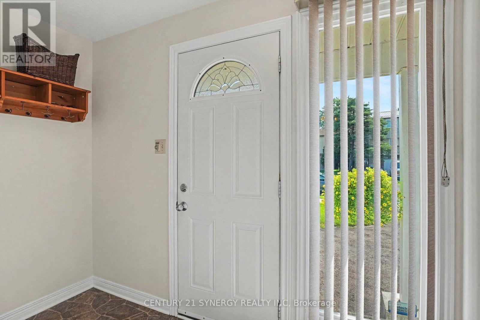 Front Entrance - 1078 Alenmede Crescent, Ottawa, ON - Indoor Photo Showing Other Room