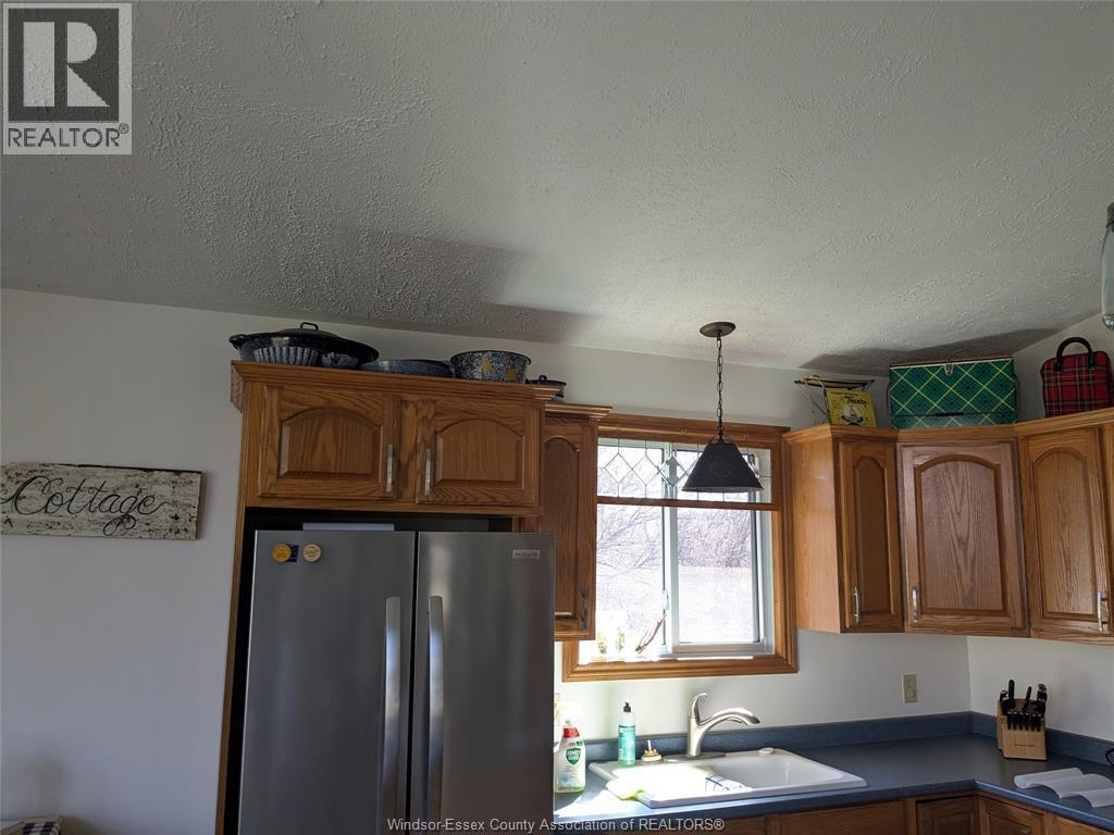 22 Patsy Lane, Pelee Island, ON - Indoor Photo Showing Kitchen With Double Sink
