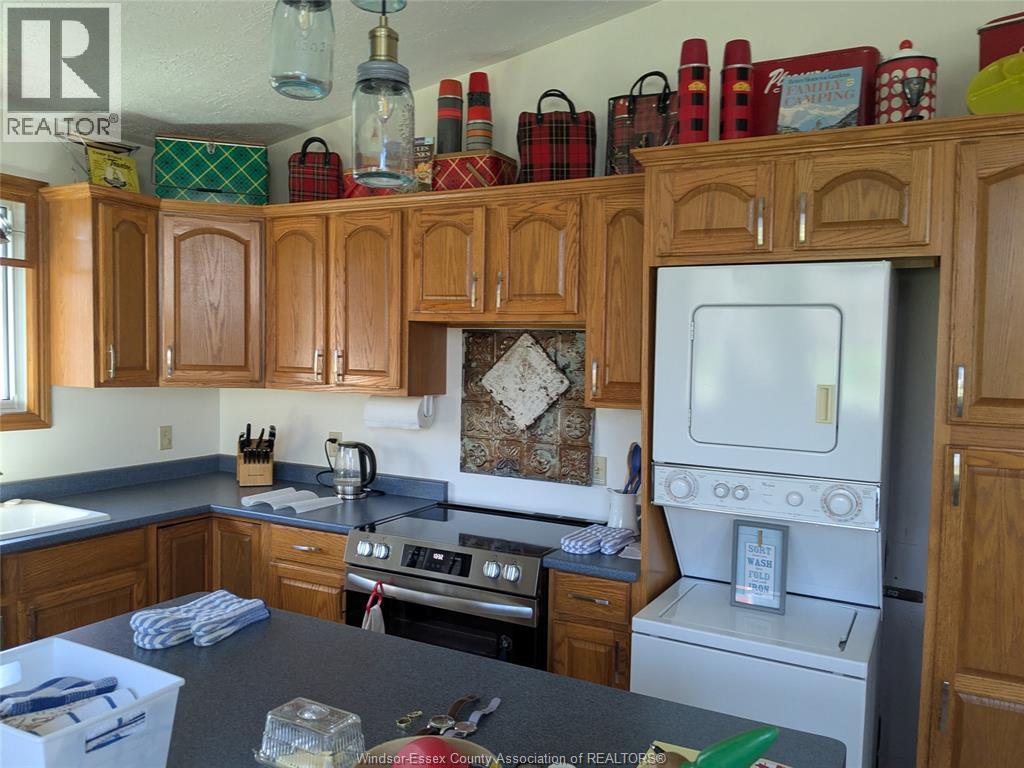 22 Patsy Lane, Pelee Island, ON - Indoor Photo Showing Kitchen