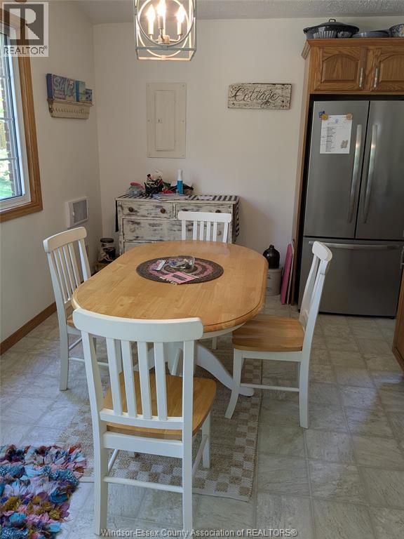 22 Patsy Lane, Pelee Island, ON - Indoor Photo Showing Dining Room