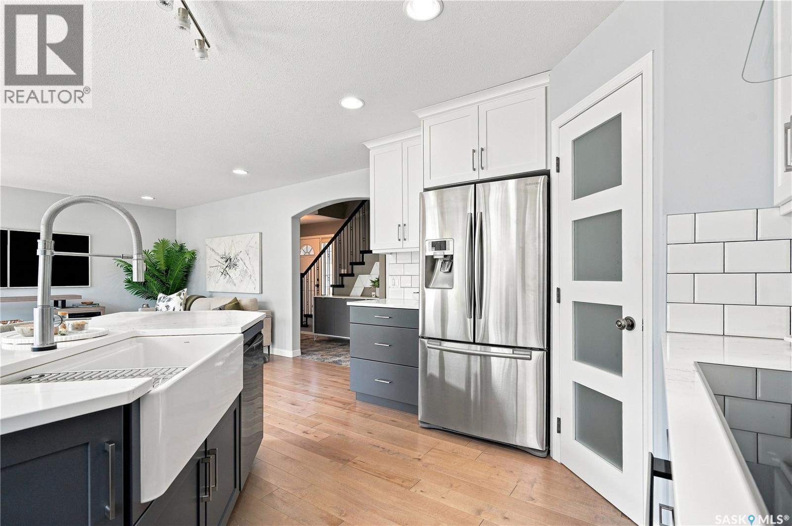 311 Lashyn Cove, Saskatoon, SK - Indoor Photo Showing Kitchen