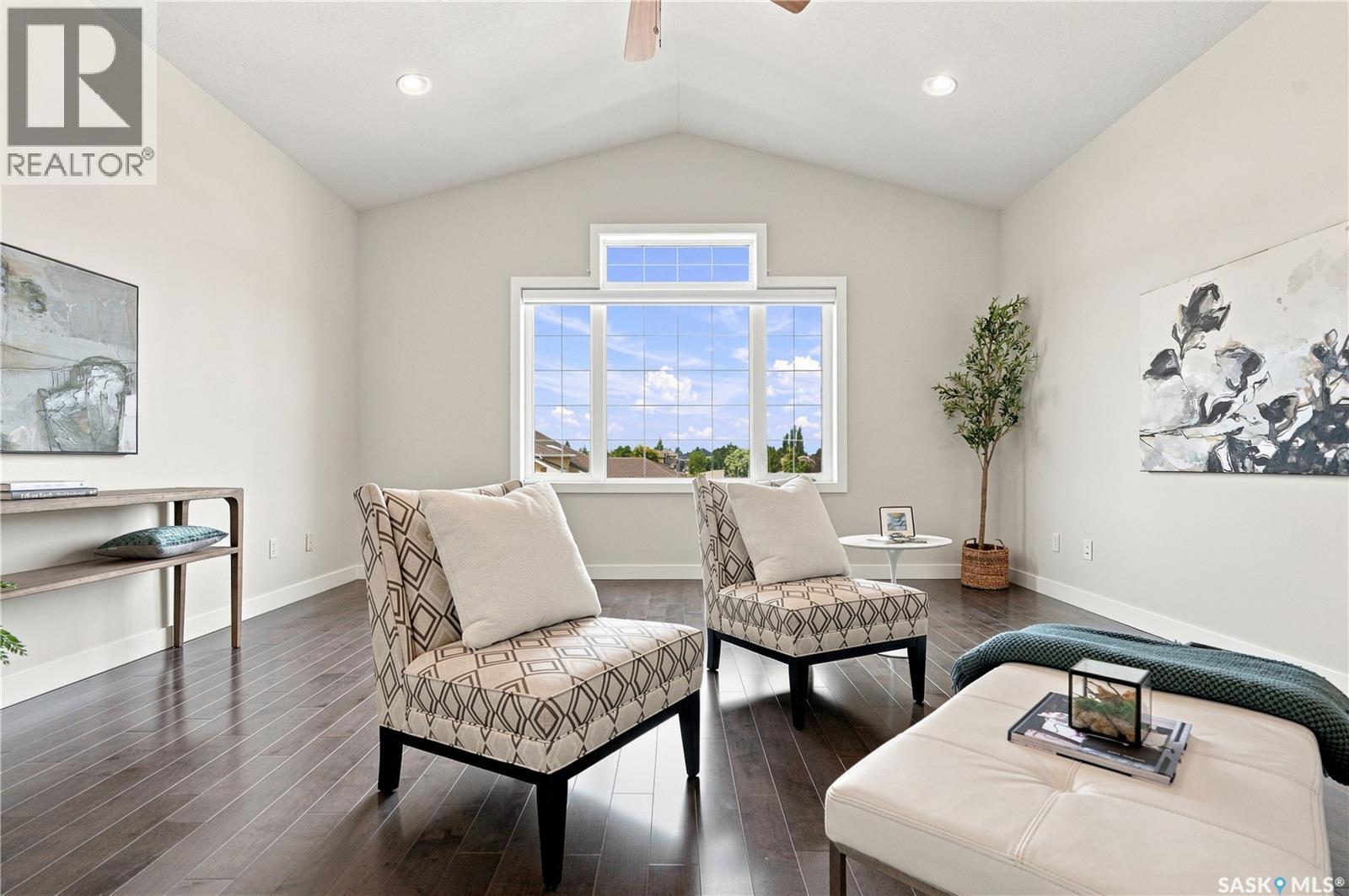 311 Lashyn Cove, Saskatoon, SK - Indoor Photo Showing Living Room