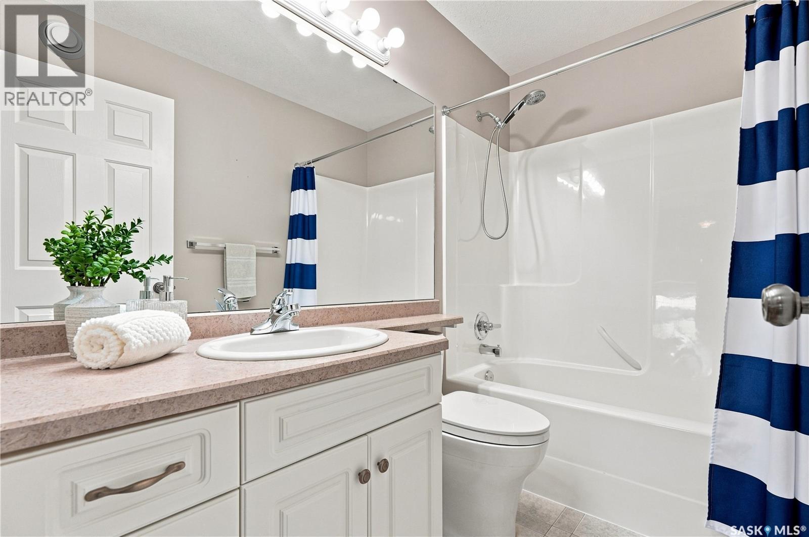 311 Lashyn Cove, Saskatoon, SK - Indoor Photo Showing Bathroom