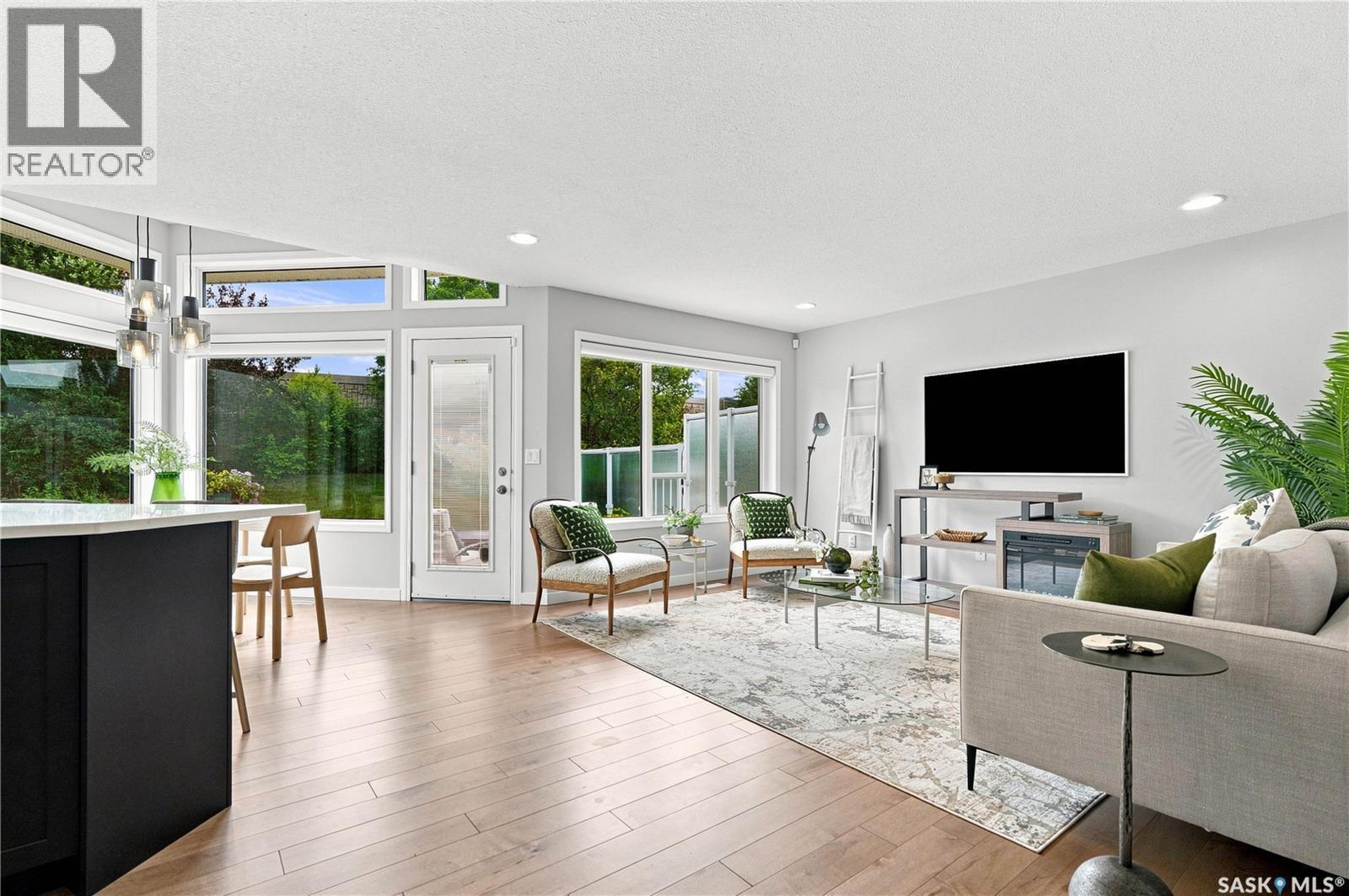 311 Lashyn Cove, Saskatoon, SK - Indoor Photo Showing Living Room