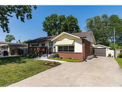 3640 Charlevoix Avenue Windsor, ON N9E 3B3