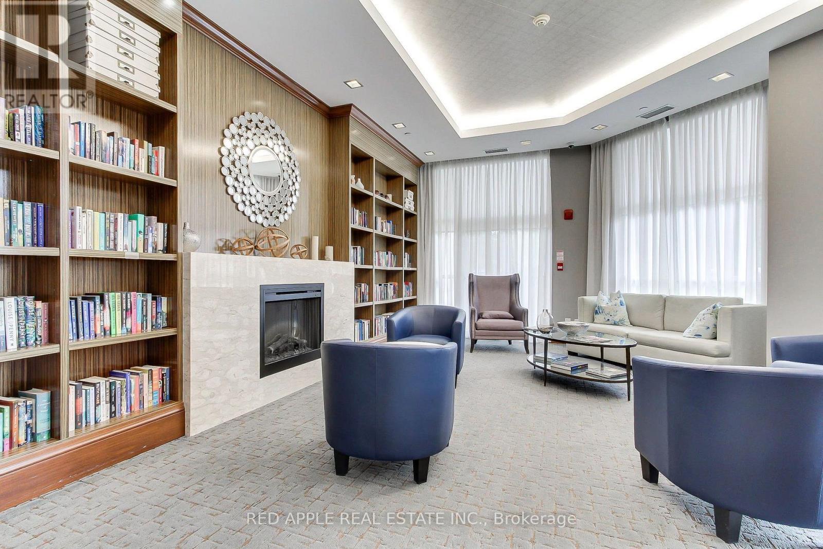 519 - 111 Civic Square Gate, Aurora, ON - Indoor Photo Showing Other Room With Fireplace