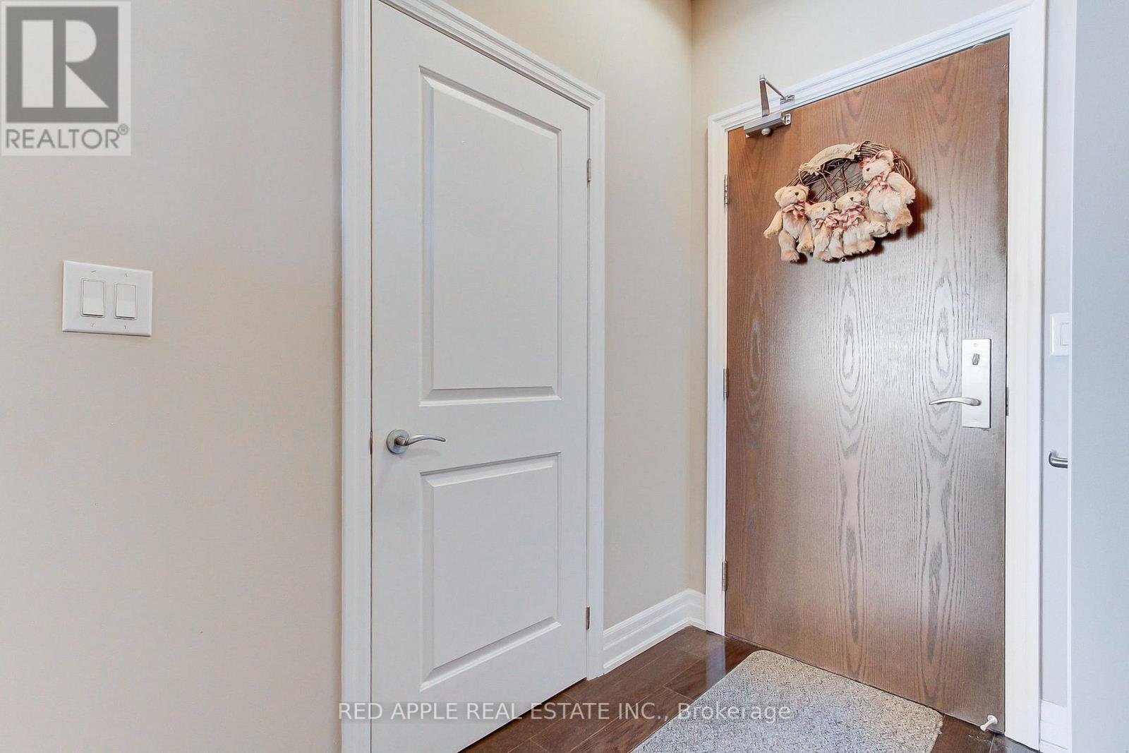 519 - 111 Civic Square Gate, Aurora, ON - Indoor Photo Showing Other Room