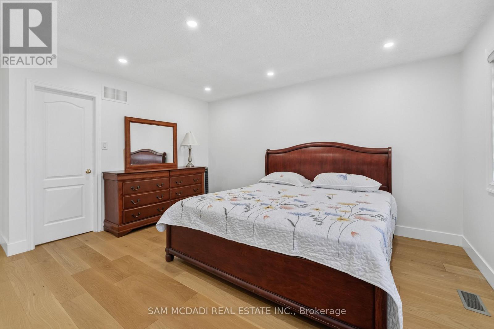 3071 Bayberry Drive, Mississauga, ON - Indoor Photo Showing Bedroom