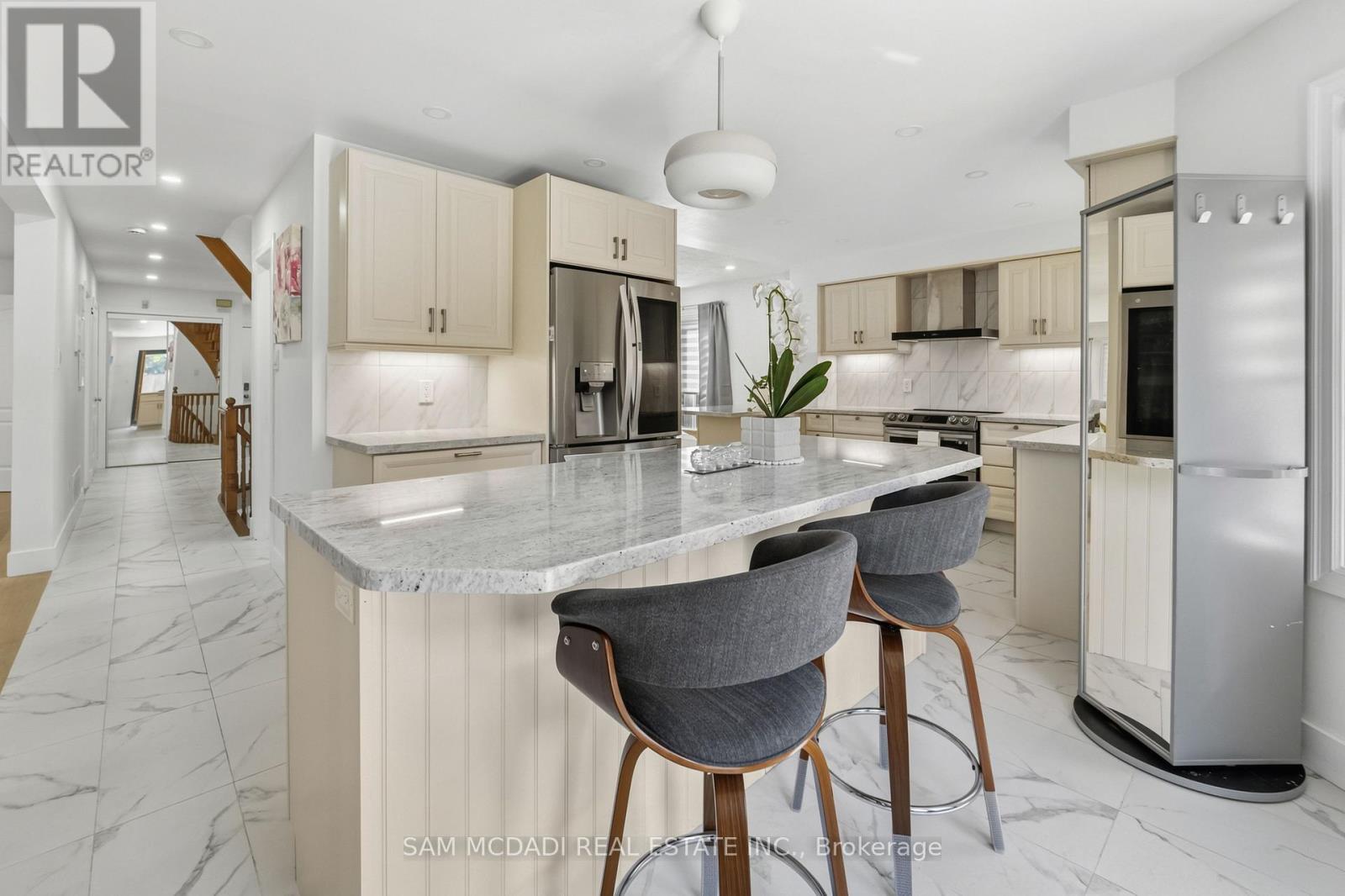 3071 Bayberry Drive, Mississauga, ON - Indoor Photo Showing Kitchen With Stainless Steel Kitchen With Upgraded Kitchen