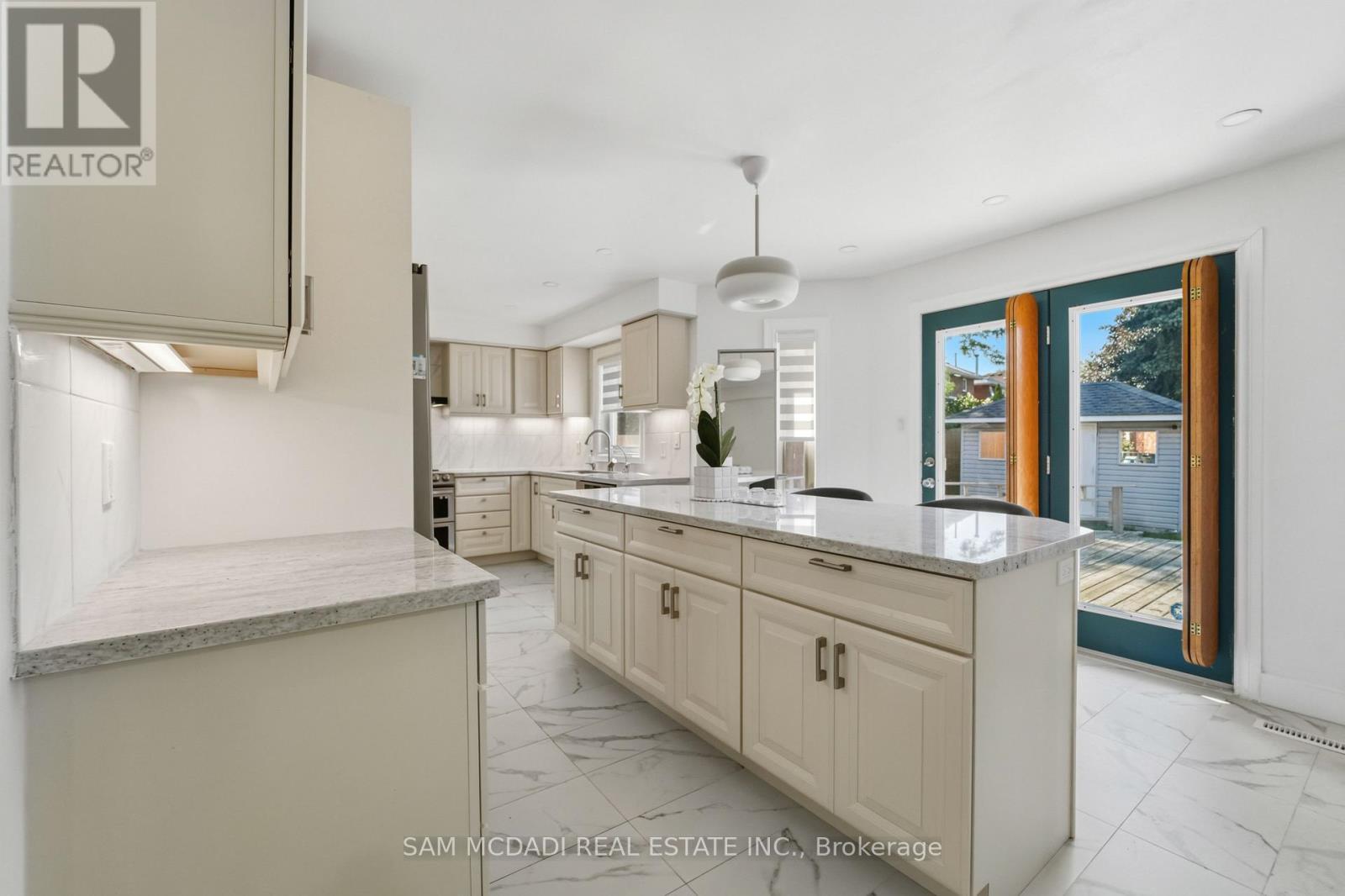 3071 Bayberry Drive, Mississauga, ON - Indoor Photo Showing Kitchen