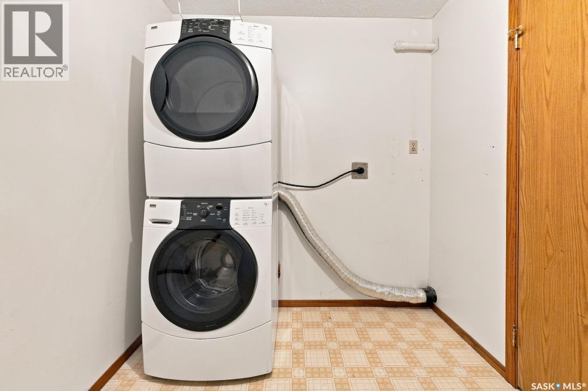 203 918 Argyle Avenue, Saskatoon, SK - Indoor Photo Showing Laundry Room