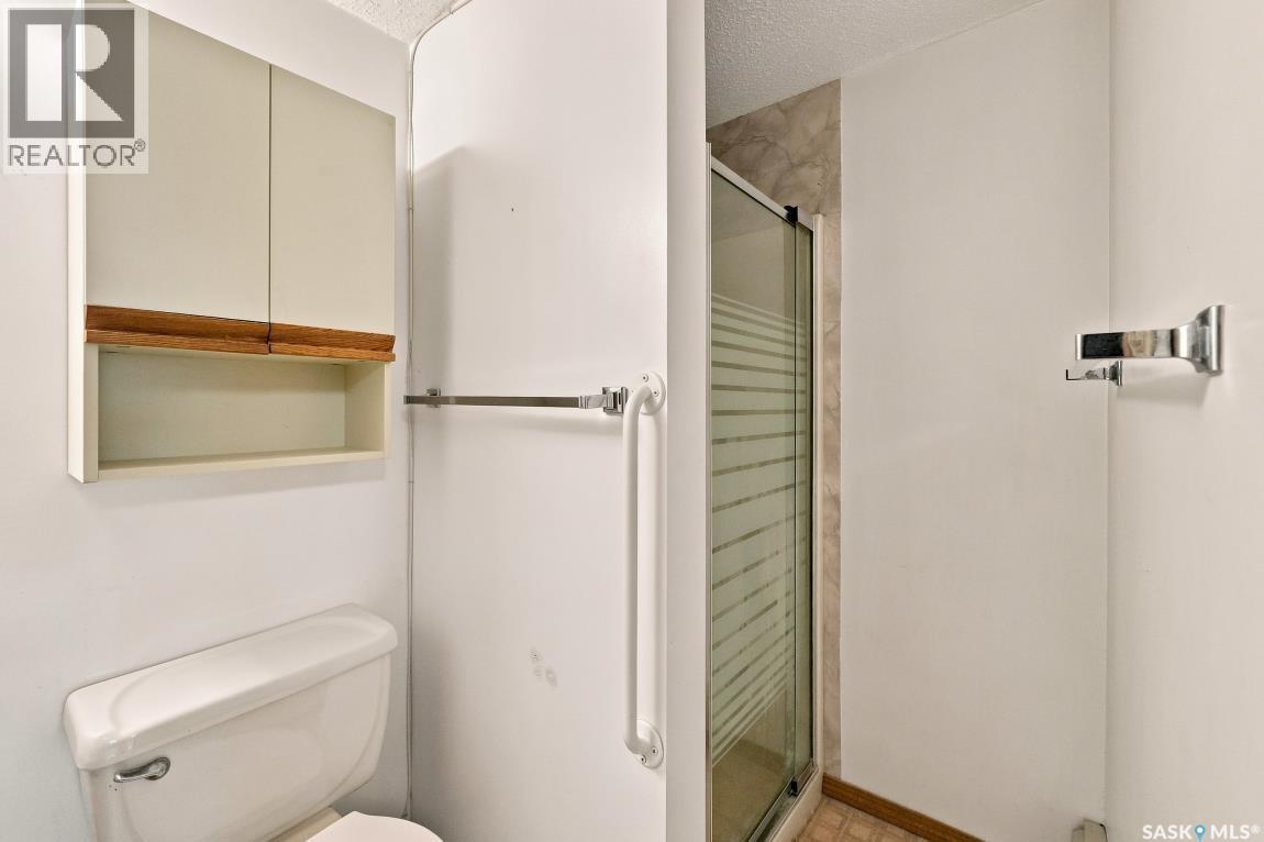 203 918 Argyle Avenue, Saskatoon, SK - Indoor Photo Showing Bathroom