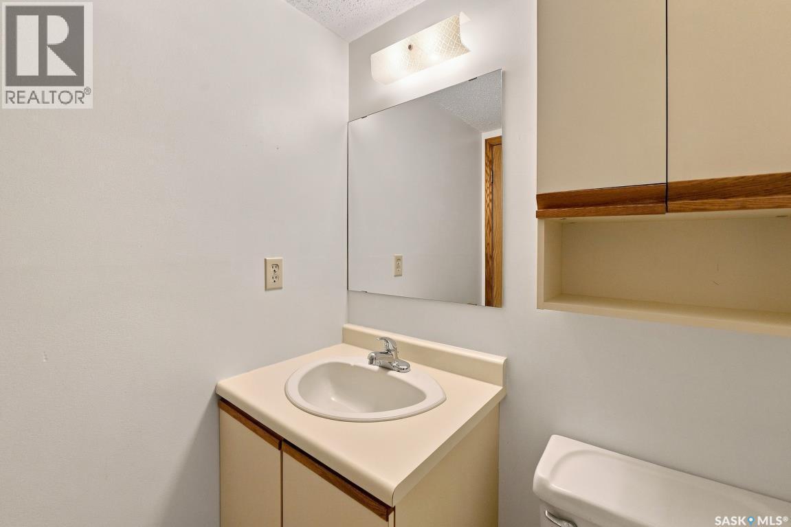 203 918 Argyle Avenue, Saskatoon, SK - Indoor Photo Showing Bathroom