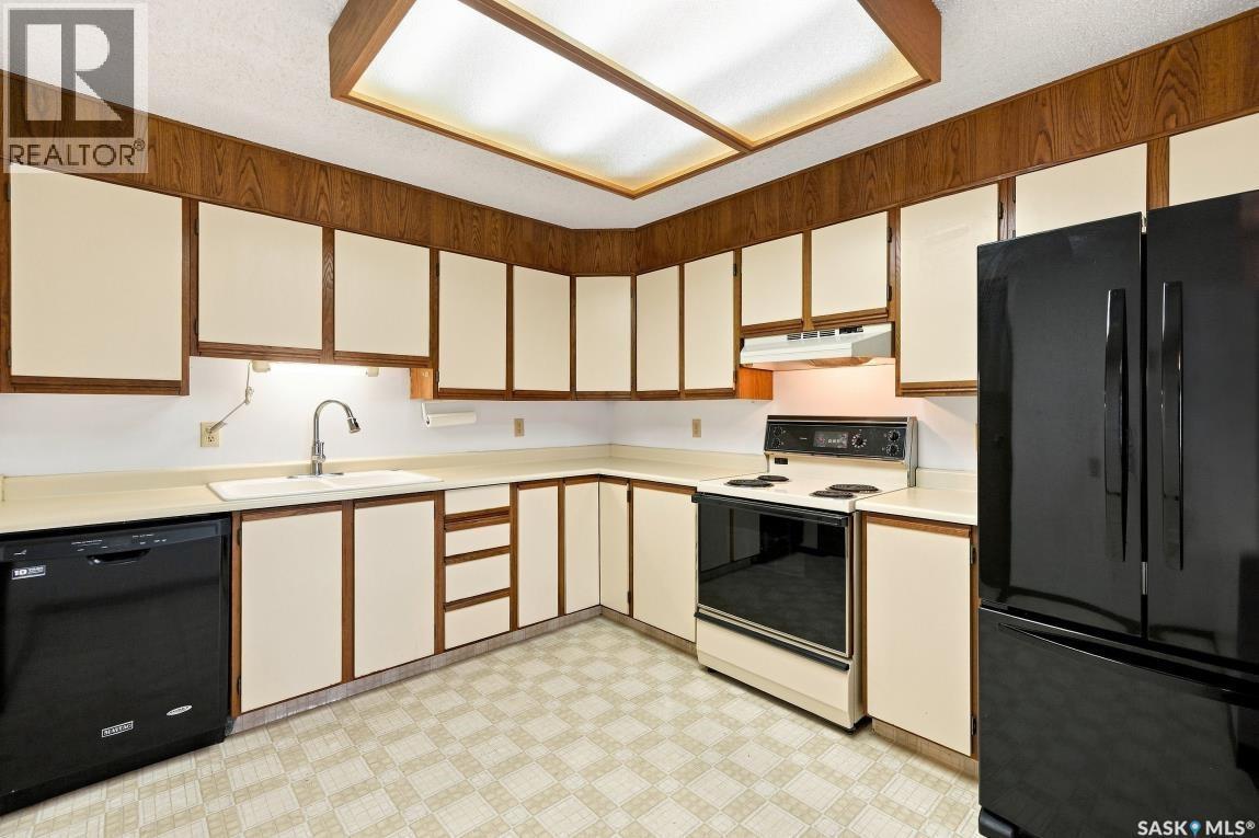 203 918 Argyle Avenue, Saskatoon, SK - Indoor Photo Showing Kitchen