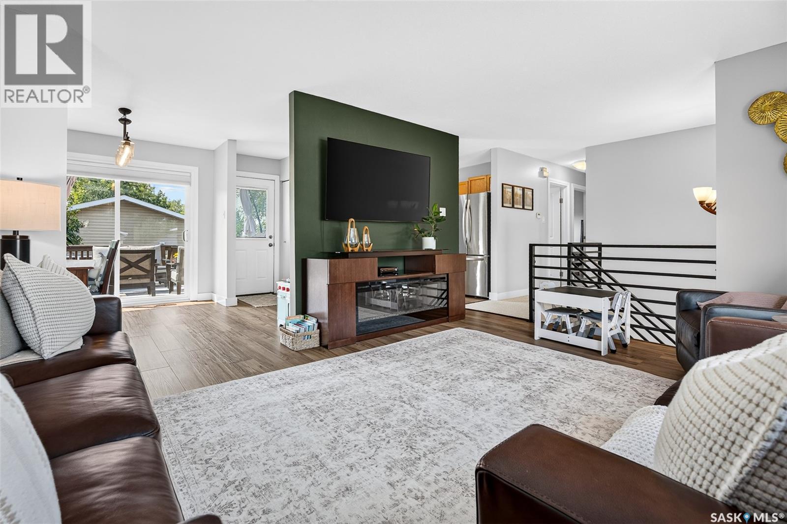 951 Holdsworth Crescent, Moose Jaw, SK - Indoor Photo Showing Living Room
