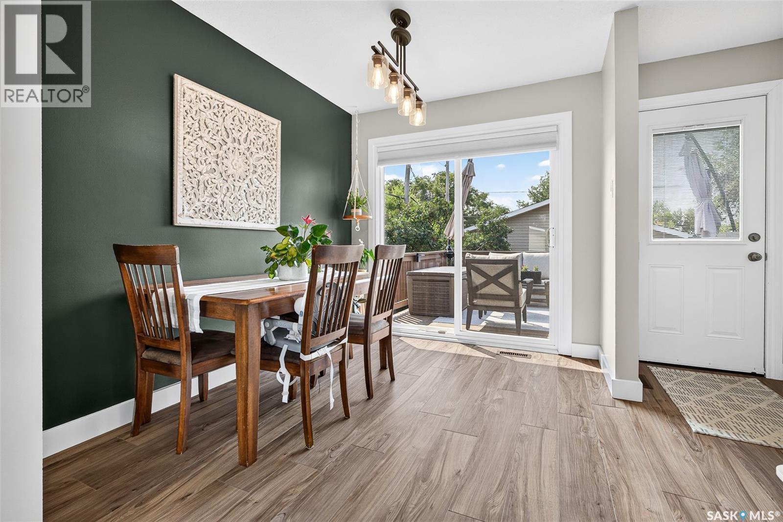 951 Holdsworth Crescent, Moose Jaw, SK - Indoor Photo Showing Dining Room