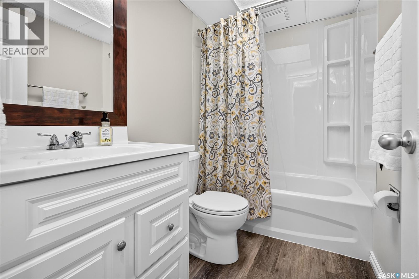 951 Holdsworth Crescent, Moose Jaw, SK - Indoor Photo Showing Bathroom