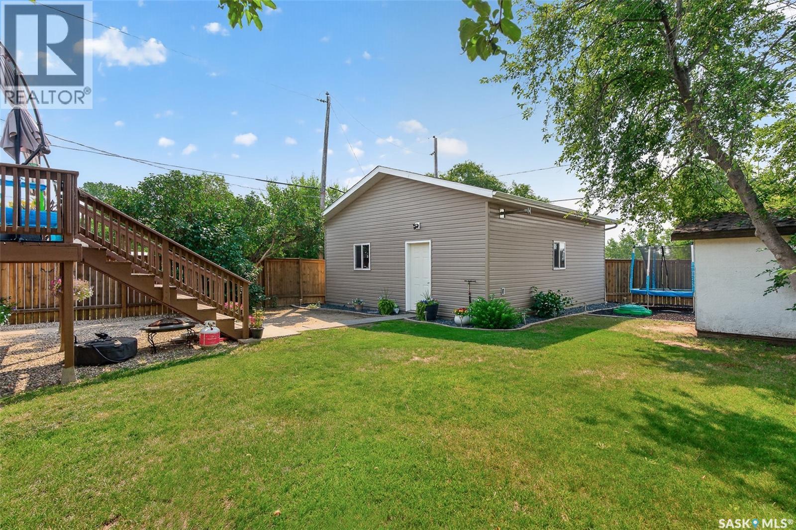 951 Holdsworth Crescent, Moose Jaw, SK - Outdoor