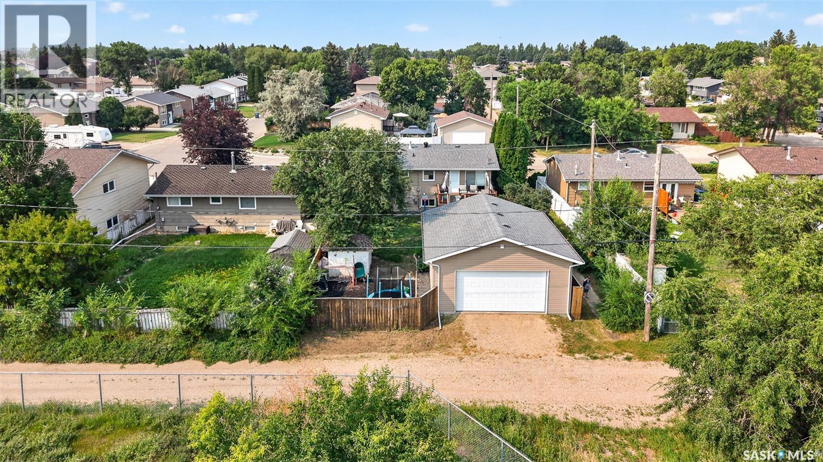 951 Holdsworth Crescent, Moose Jaw, SK - Outdoor