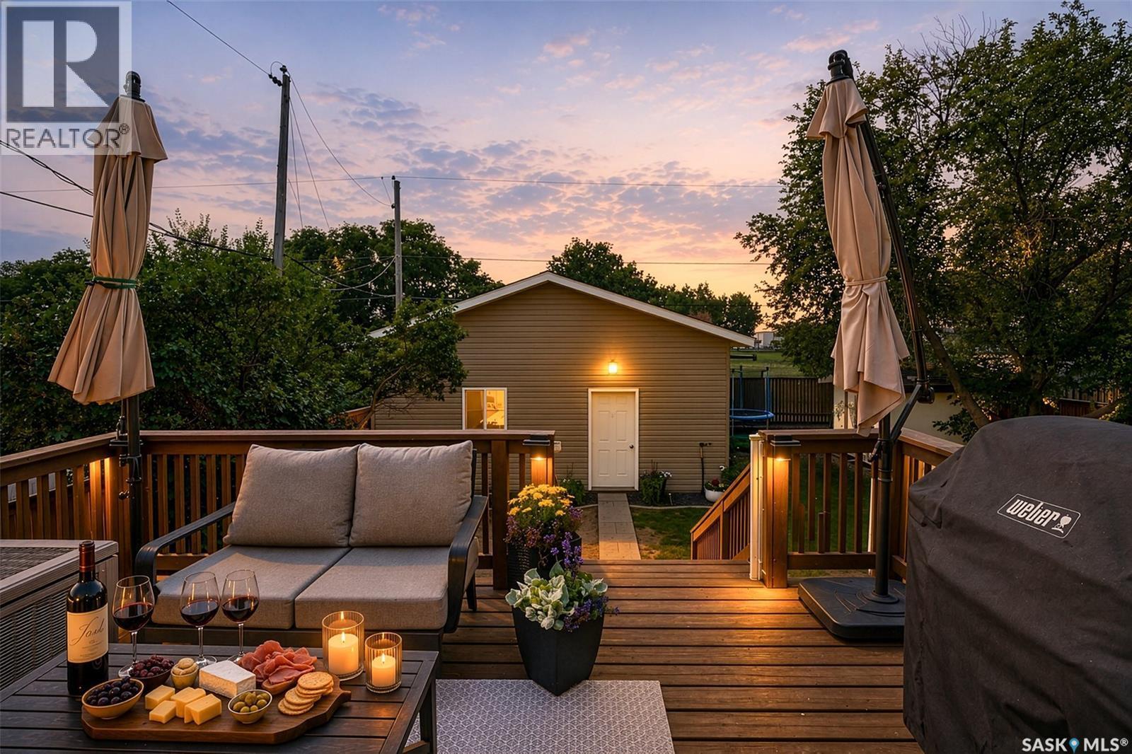 951 Holdsworth Crescent, Moose Jaw, SK - Outdoor With Deck Patio Veranda