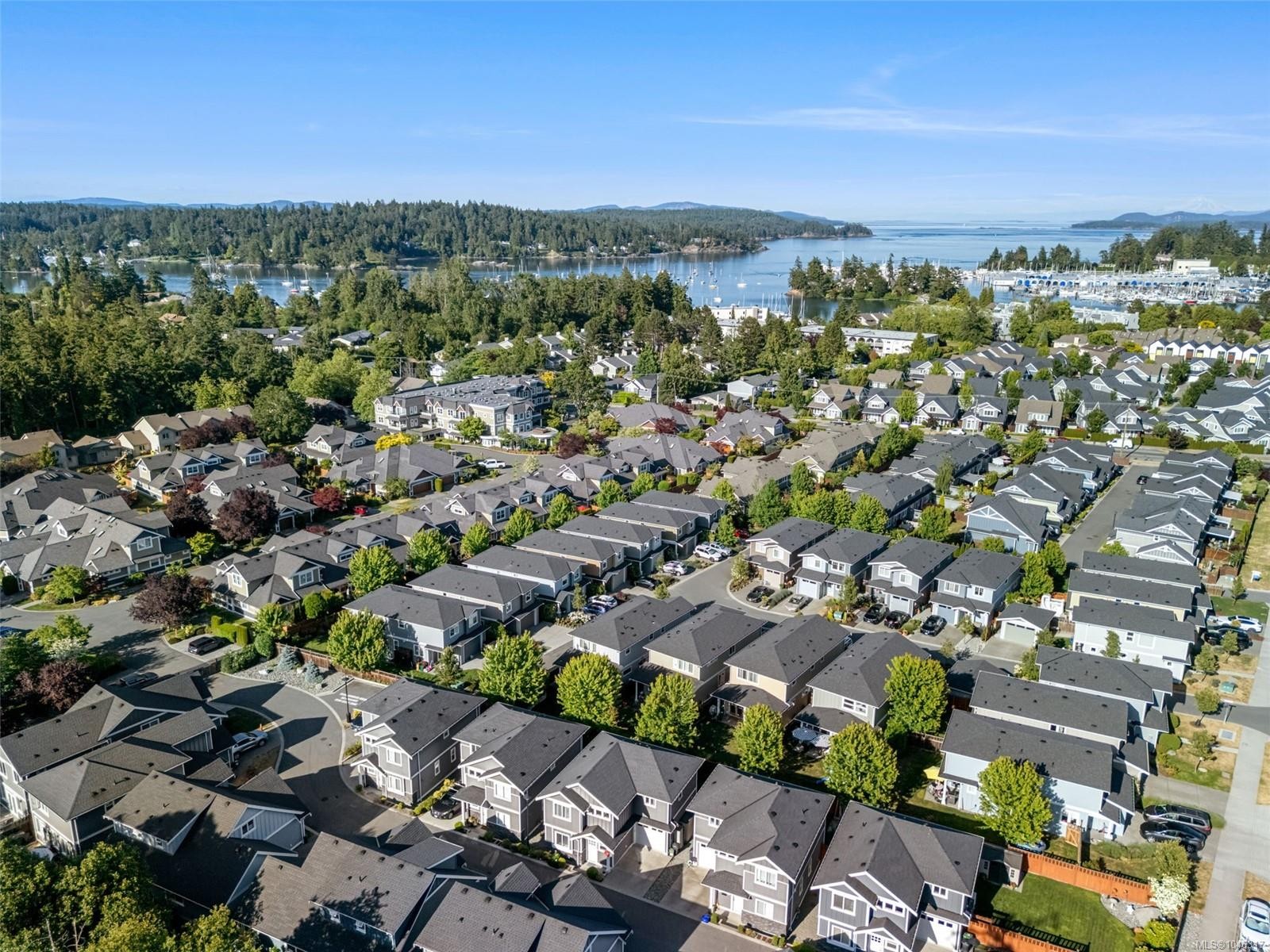 #105-1950 John Rd, Sidney, BC