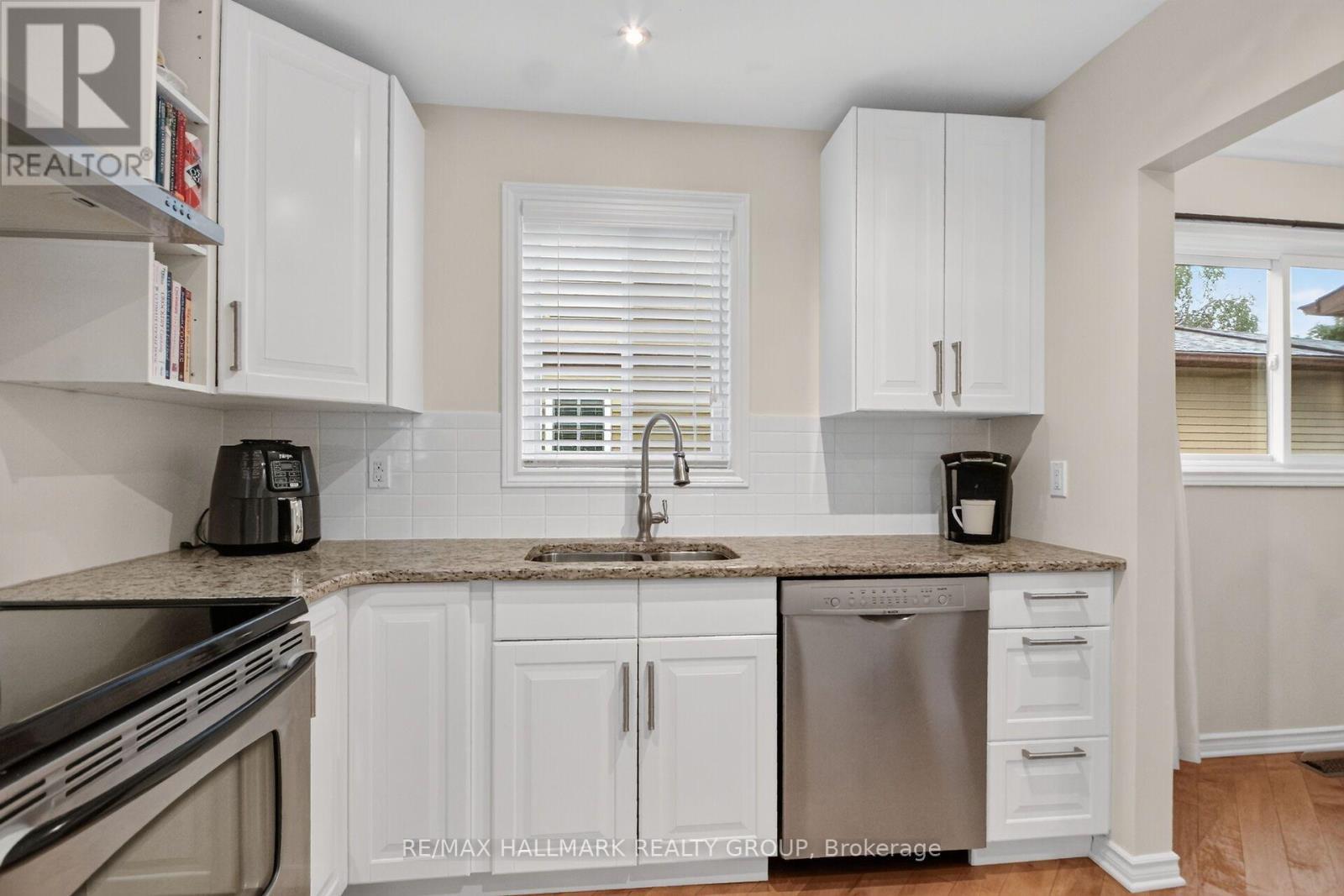 12 Ready Way, Ottawa, ON - Indoor Photo Showing Kitchen With Stainless Steel Kitchen With Double Sink