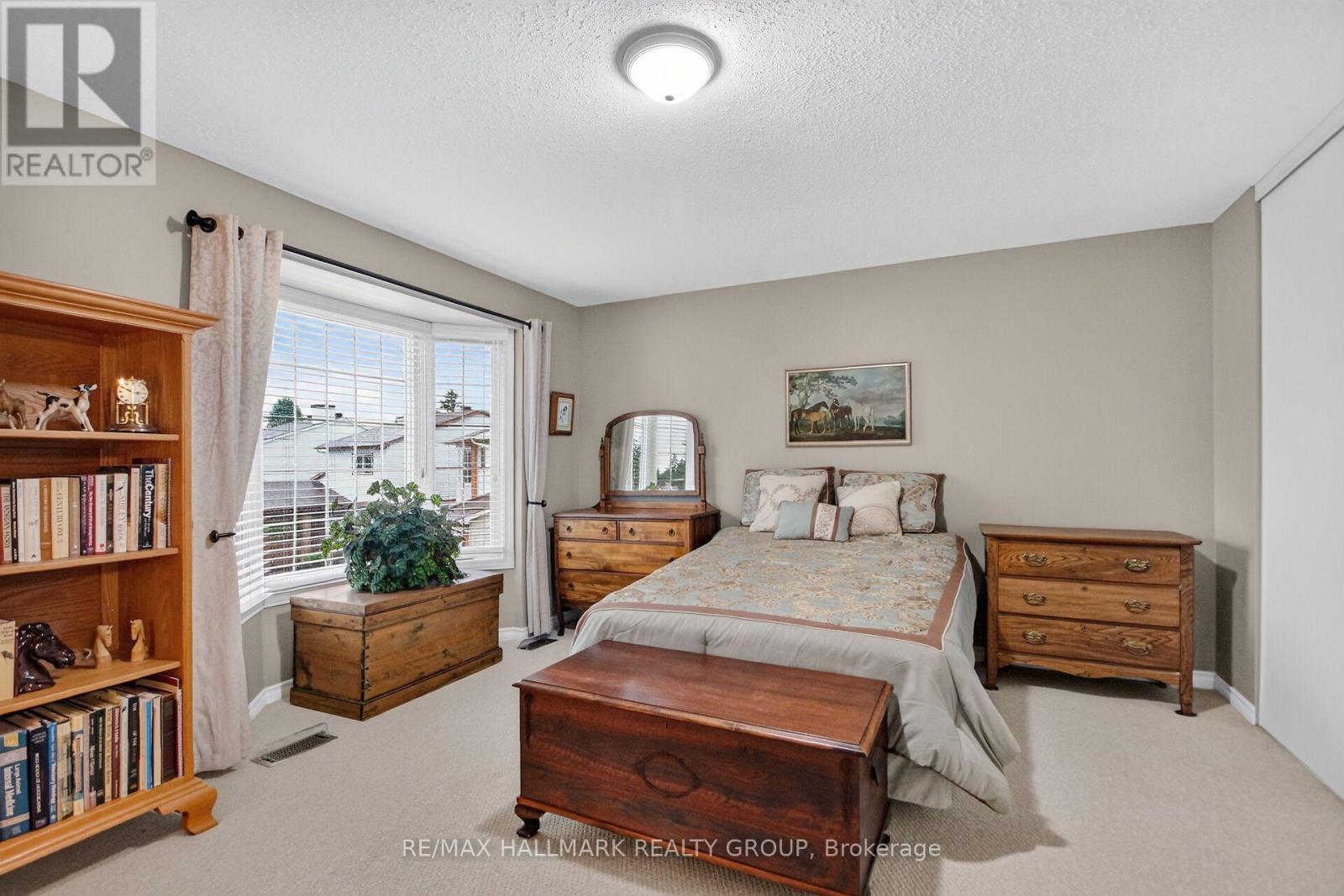 Huge Primary bedroom with ensuite bathroom - 12 Ready Way, Ottawa, ON - Indoor Photo Showing Bedroom