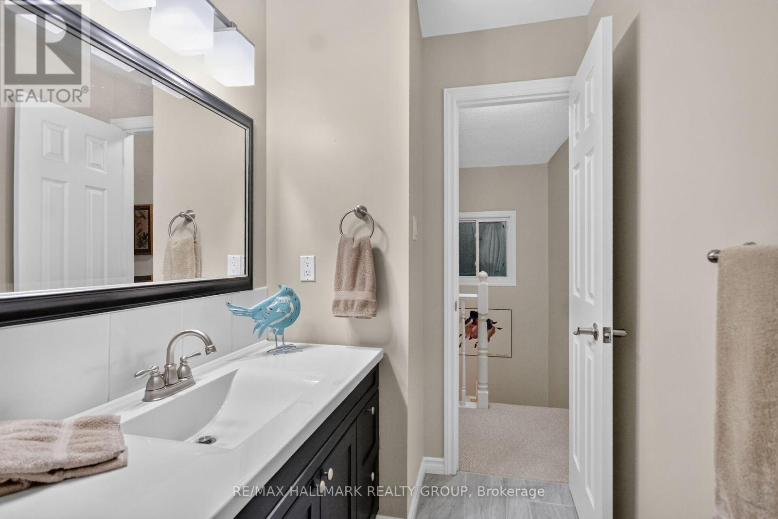 Updated Main bathroom - 12 Ready Way, Ottawa, ON - Indoor Photo Showing Bathroom