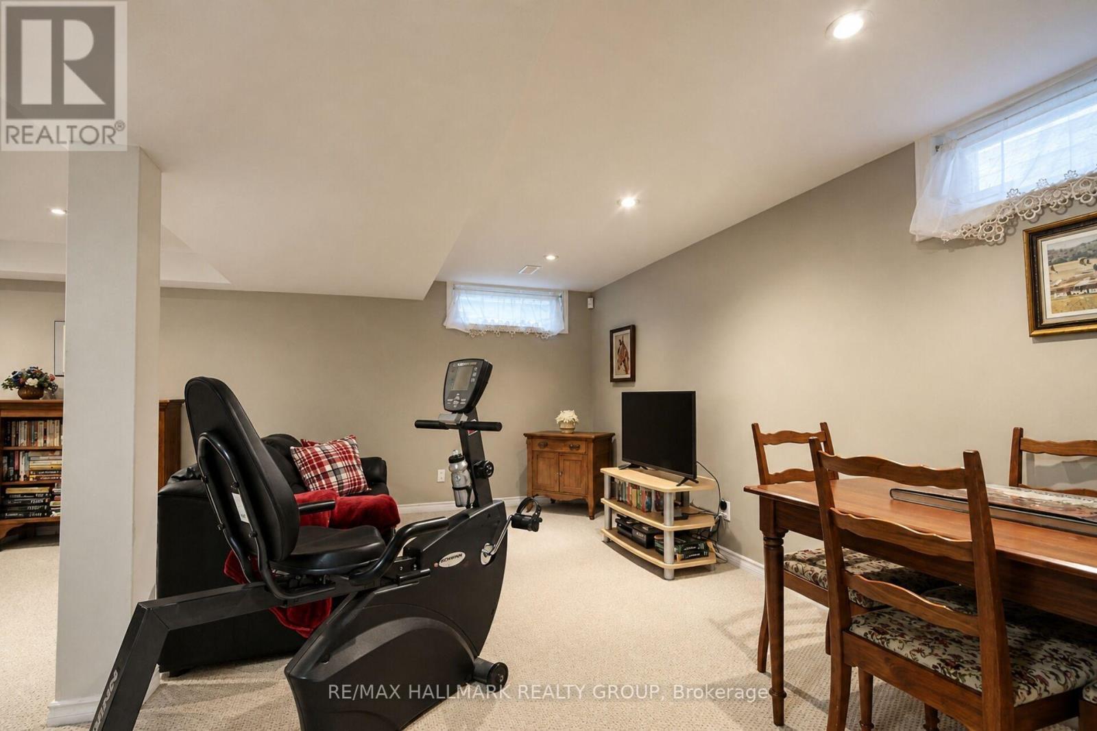 12 Ready Way, Ottawa, ON - Indoor Photo Showing Other Room