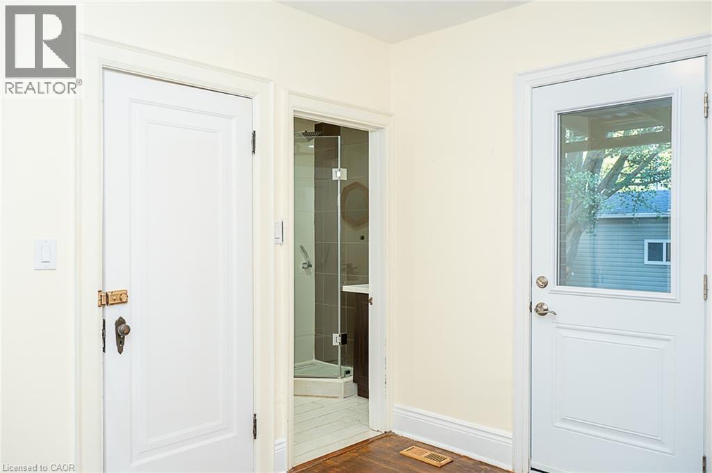 41 Paradise Road S, Hamilton, ON - Indoor Photo Showing Other Room