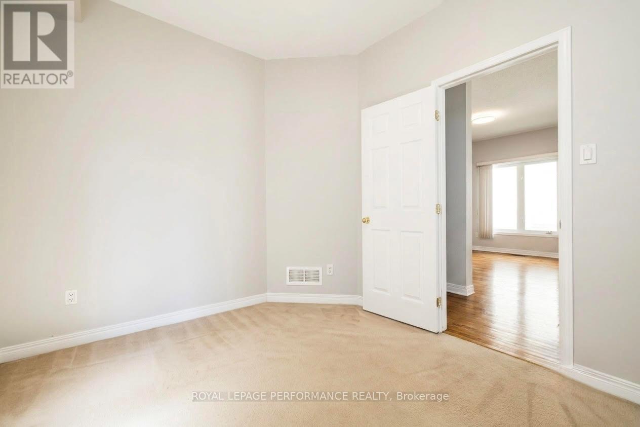 127 Finn Court, Ottawa, ON - Indoor Photo Showing Other Room