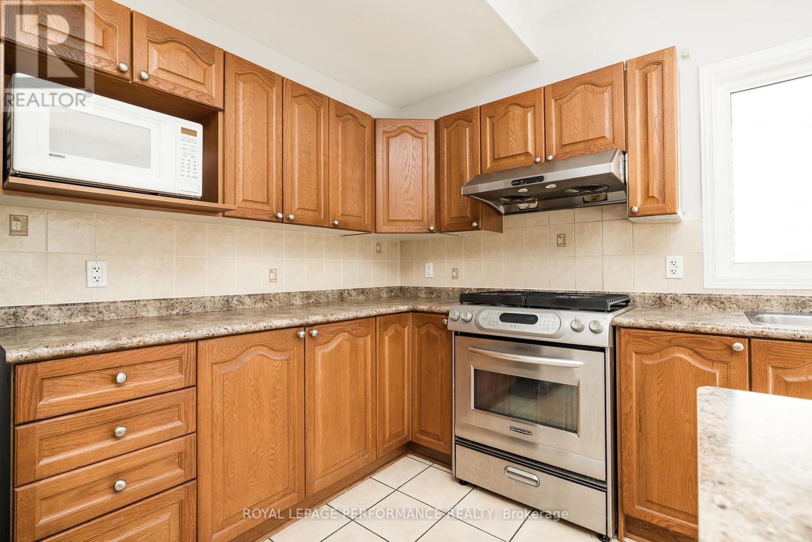 127 Finn Court, Ottawa, ON - Indoor Photo Showing Kitchen