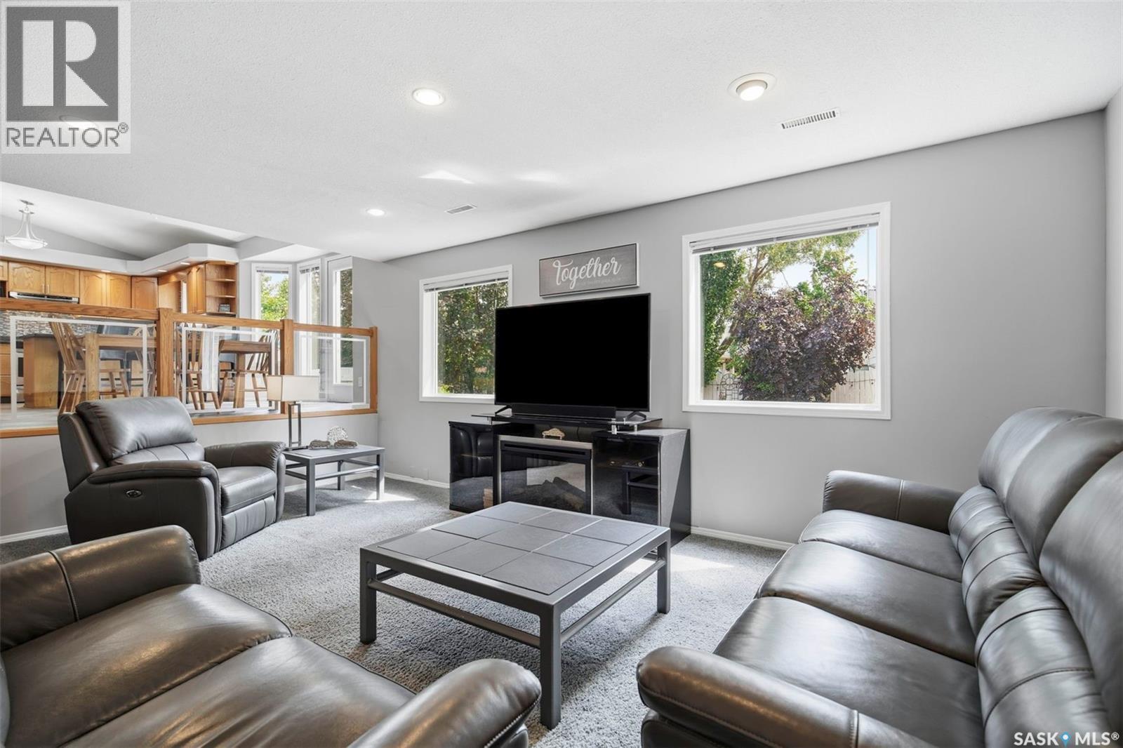 174 Hinitt Place, Saskatoon, SK