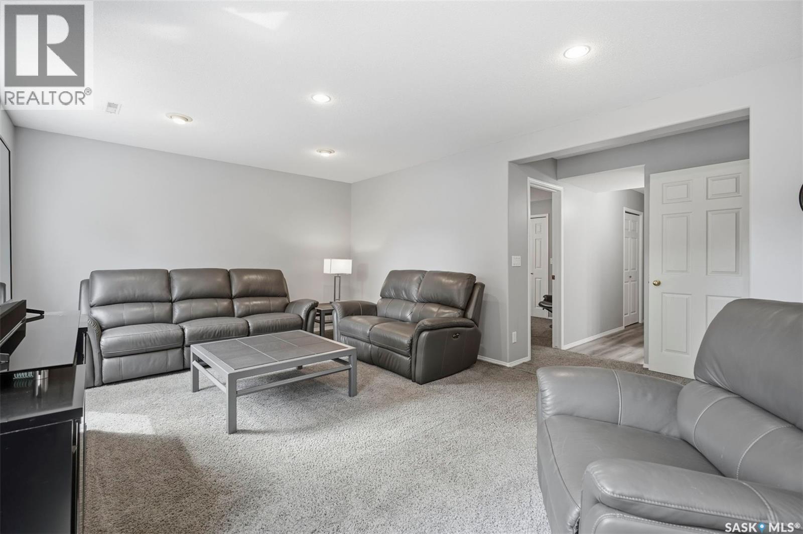 174 Hinitt Place, Saskatoon, SK