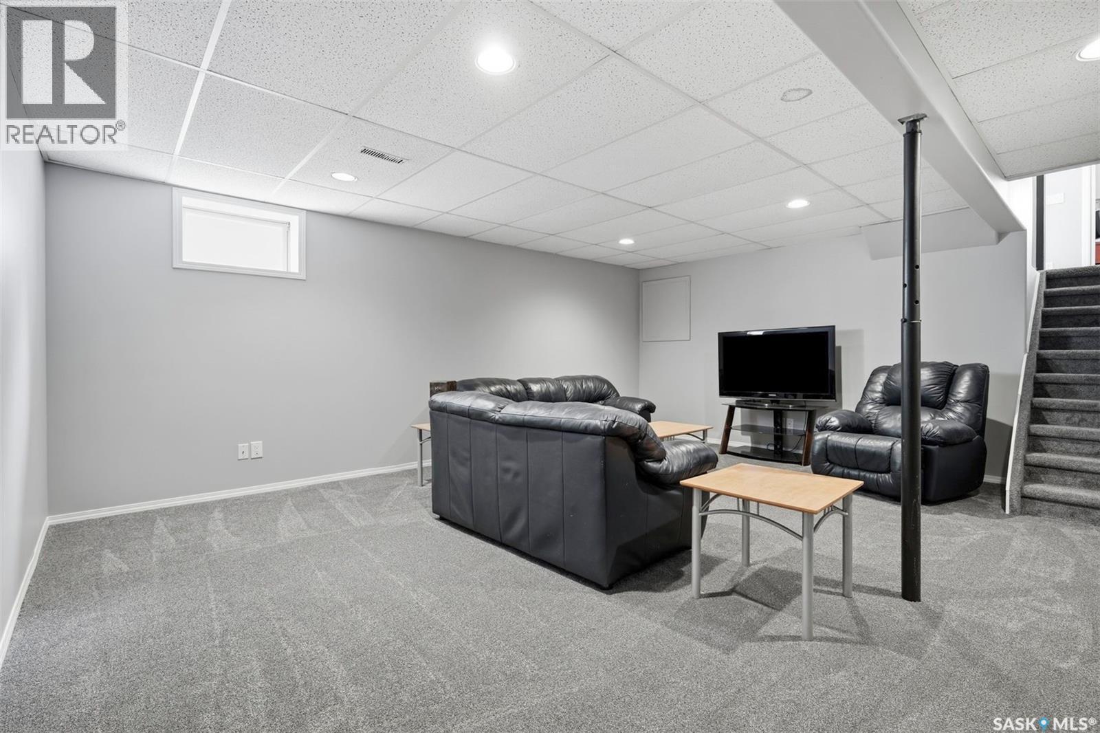 174 Hinitt Place, Saskatoon, SK