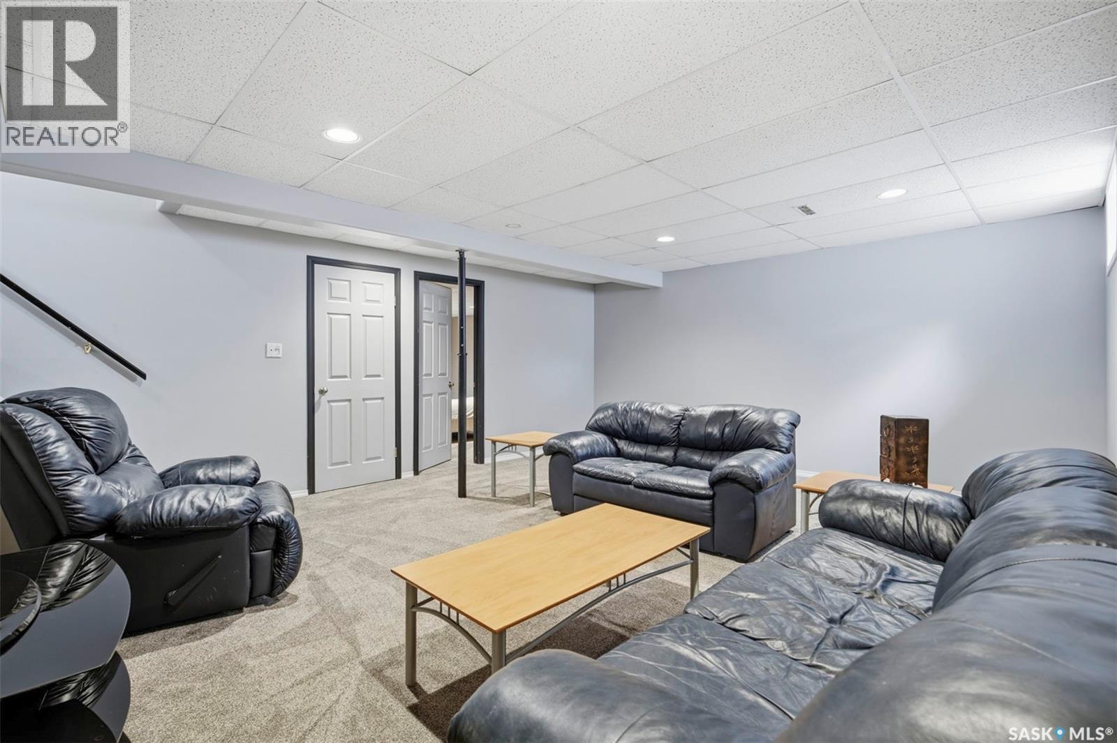 174 Hinitt Place, Saskatoon, SK