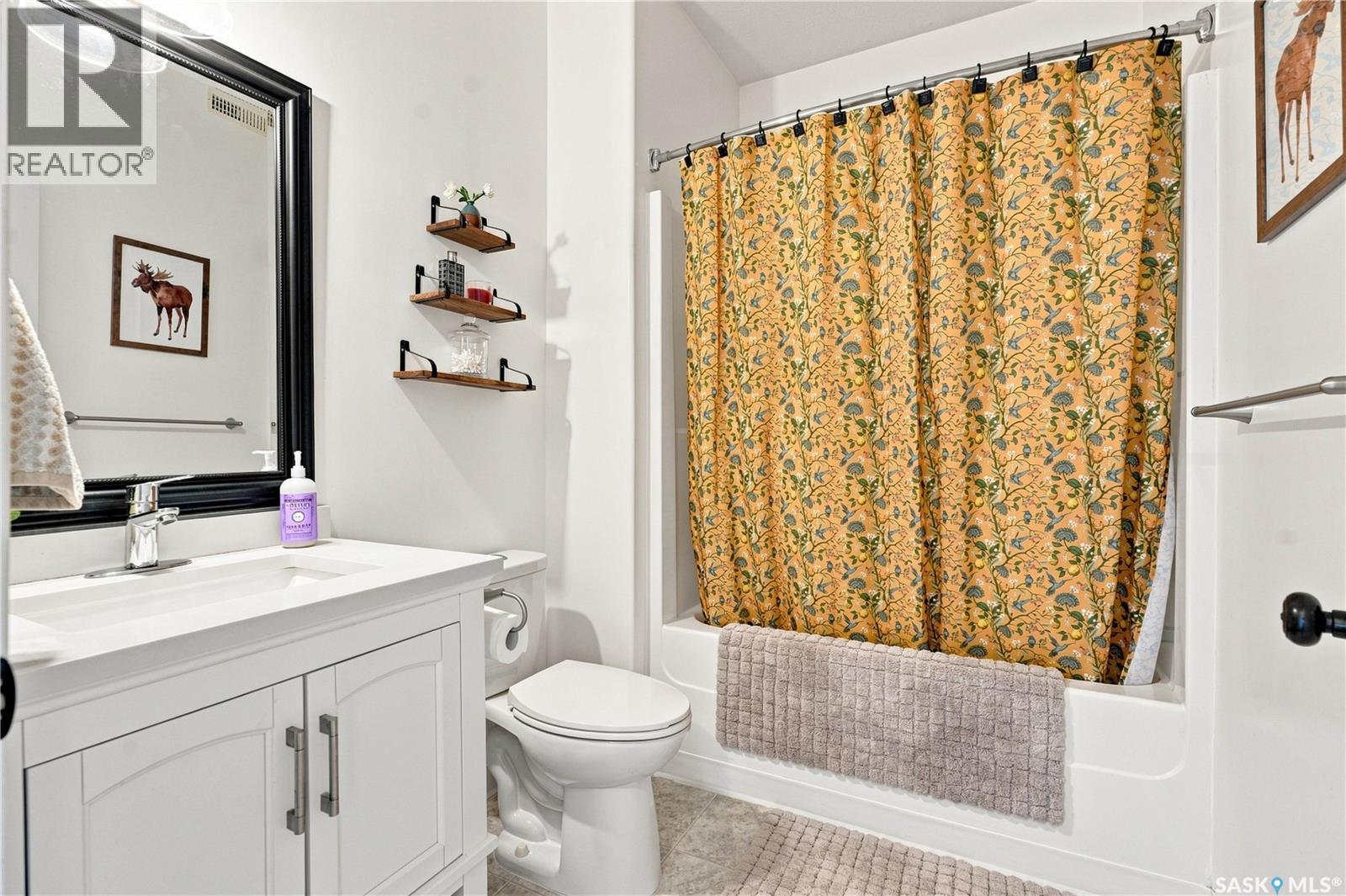 621 Braun Lane, Warman, SK - Indoor Photo Showing Bathroom