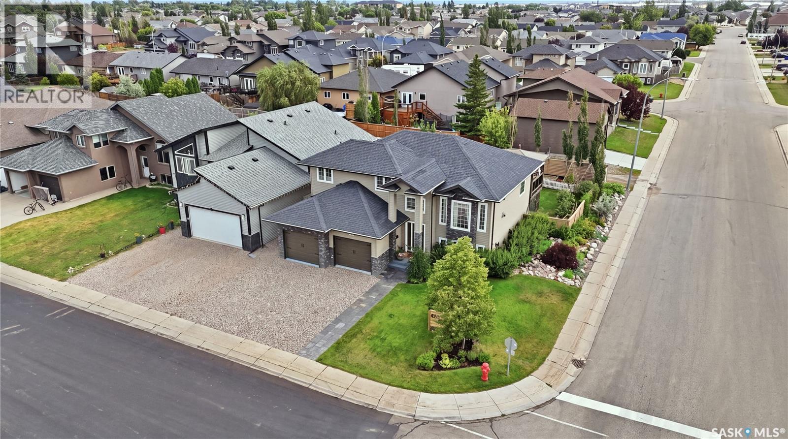 621 Braun Lane, Warman, SK - Outdoor