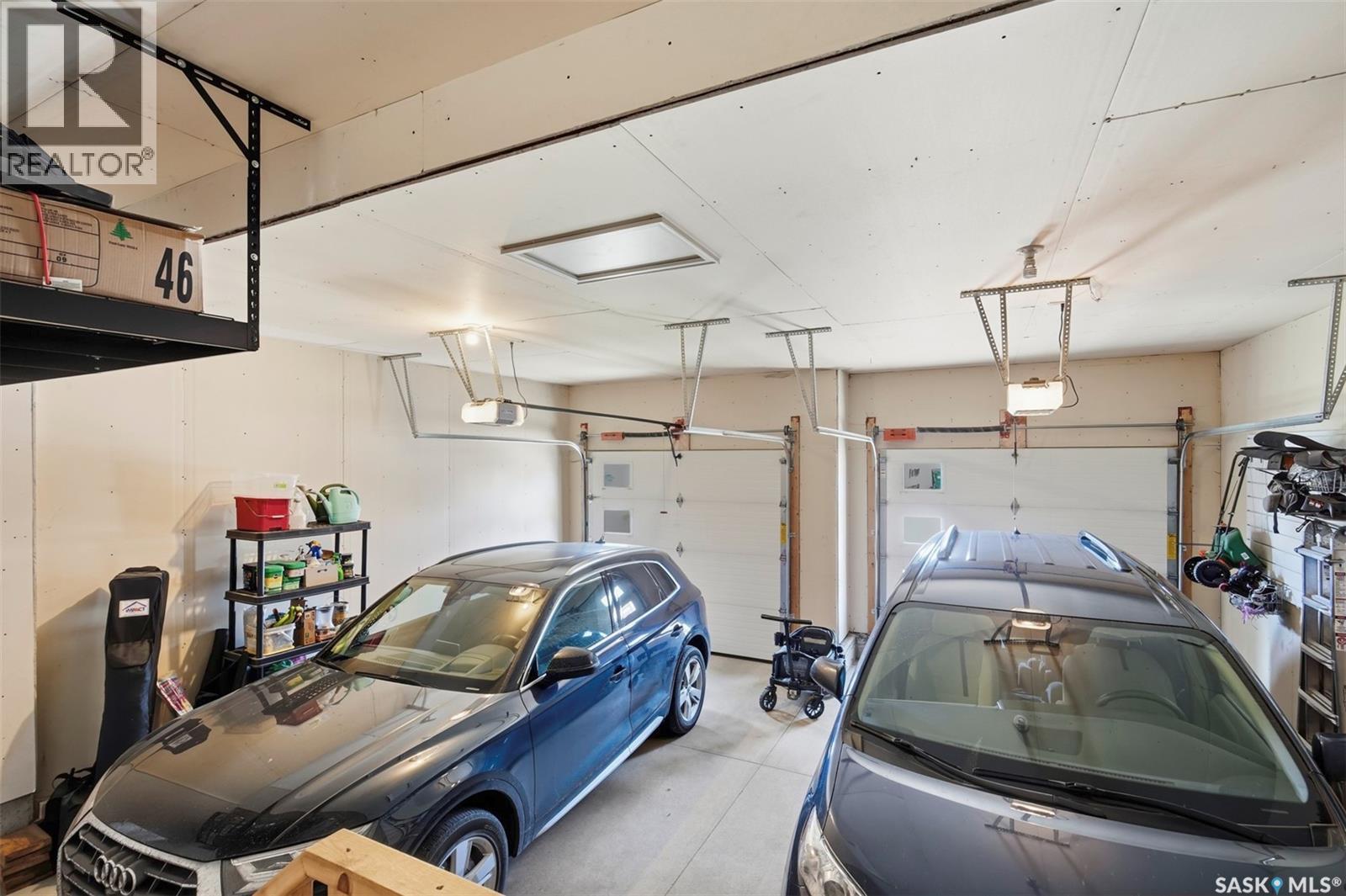 1115 Werschner Crescent, Saskatoon, SK - Indoor Photo Showing Garage
