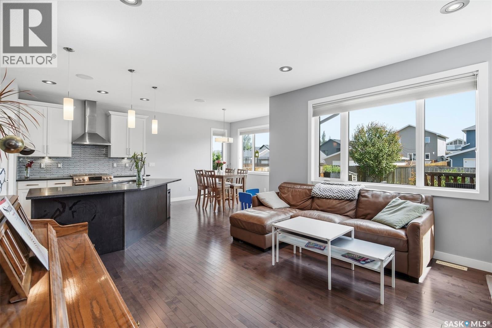1115 Werschner Crescent, Saskatoon, SK - Indoor Photo Showing Living Room