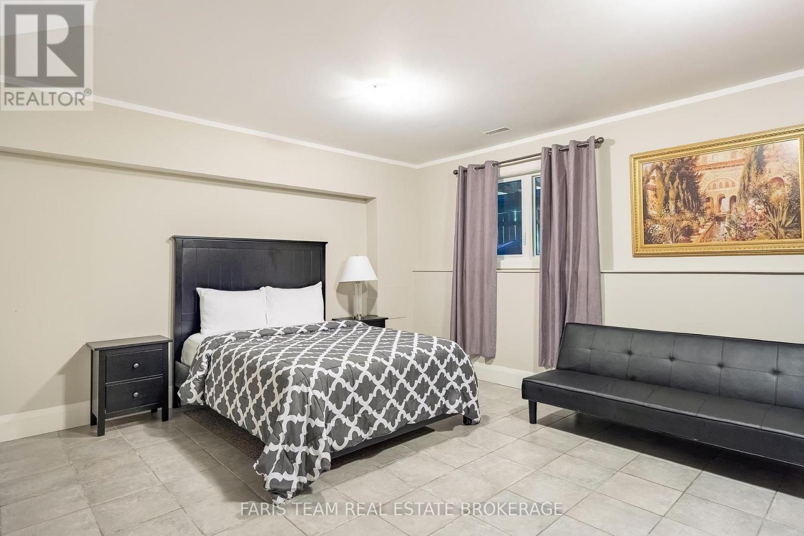 7 Duquette Court, Tiny, ON - Indoor Photo Showing Bedroom