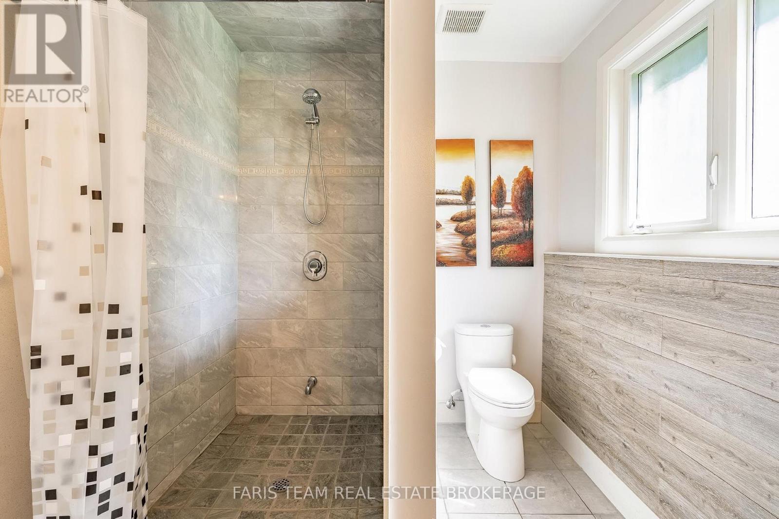 7 Duquette Court, Tiny, ON - Indoor Photo Showing Bathroom