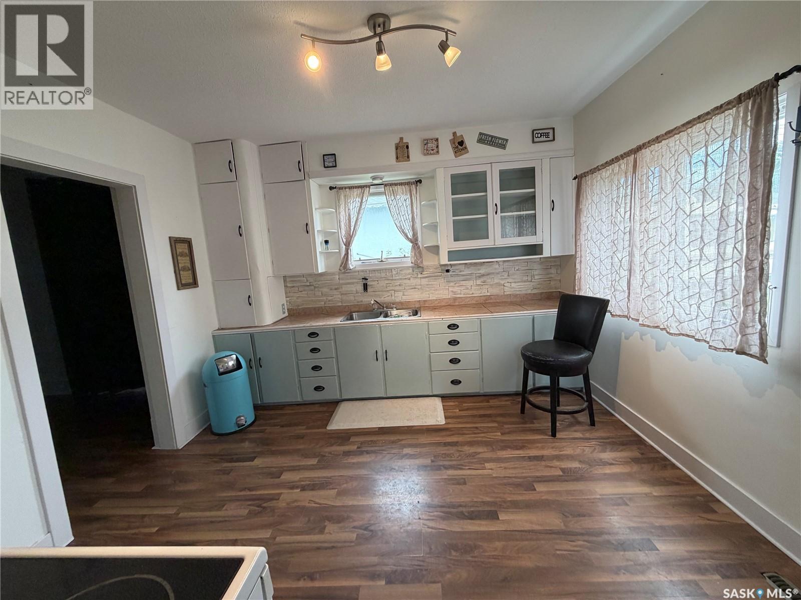 277 2Nd Avenue W, Melville, SK - Indoor