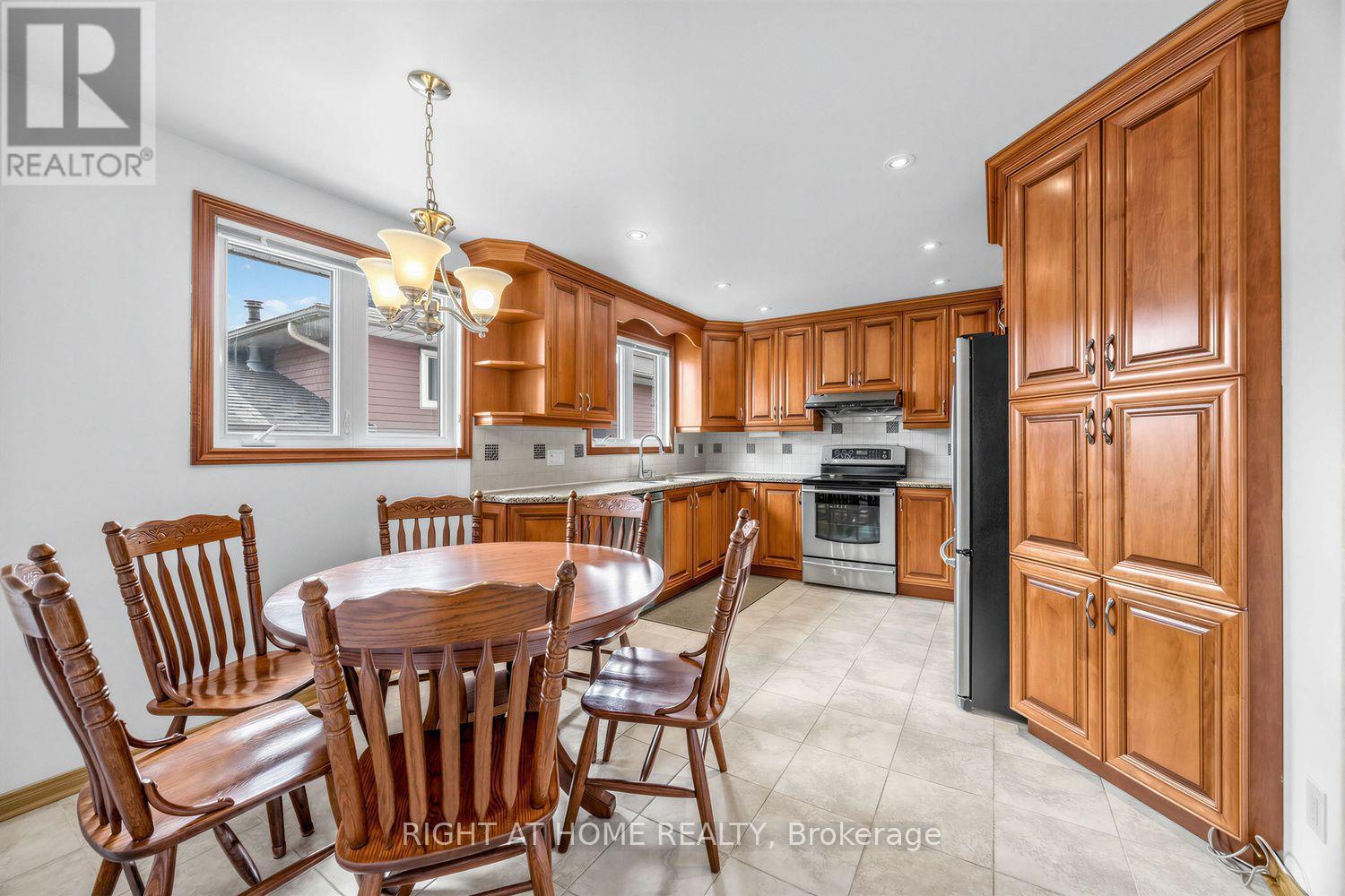 3126 Mccarthy Court, Mississauga, ON
