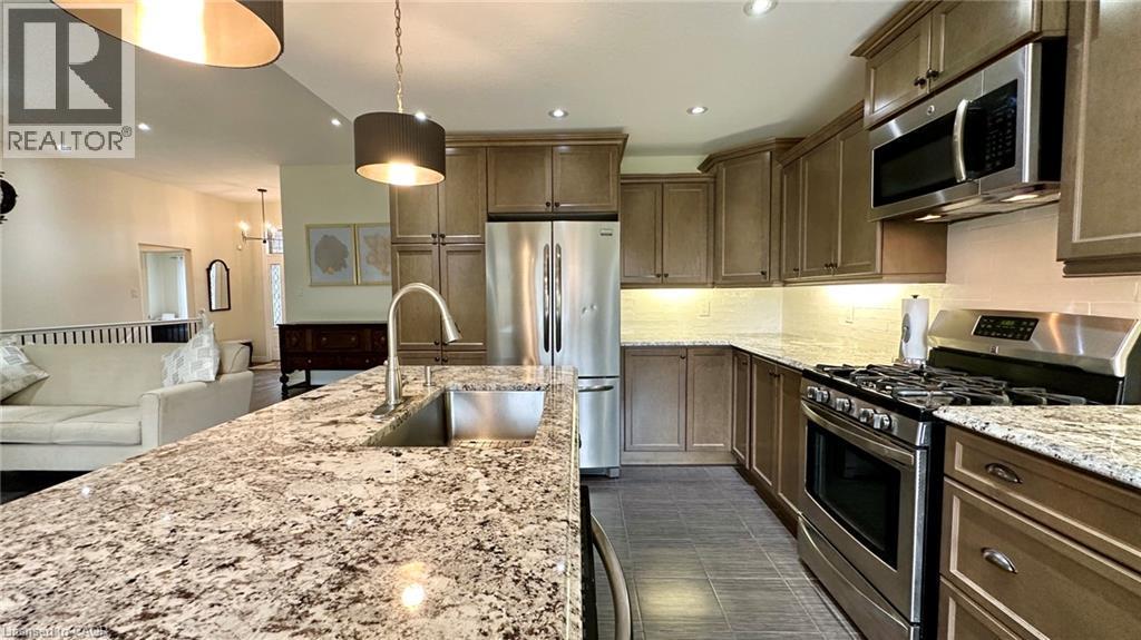 66 Driftwood Drive, Simcoe, ON - Indoor Photo Showing Kitchen With Upgraded Kitchen