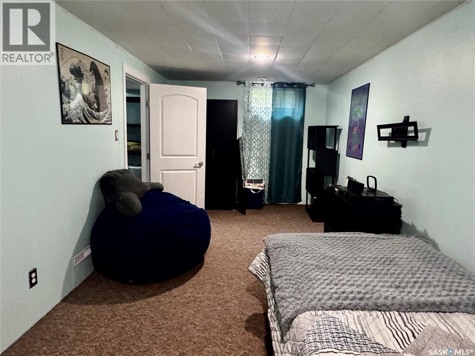 142 Peaker Avenue, Yorkton, SK - Indoor Photo Showing Bedroom