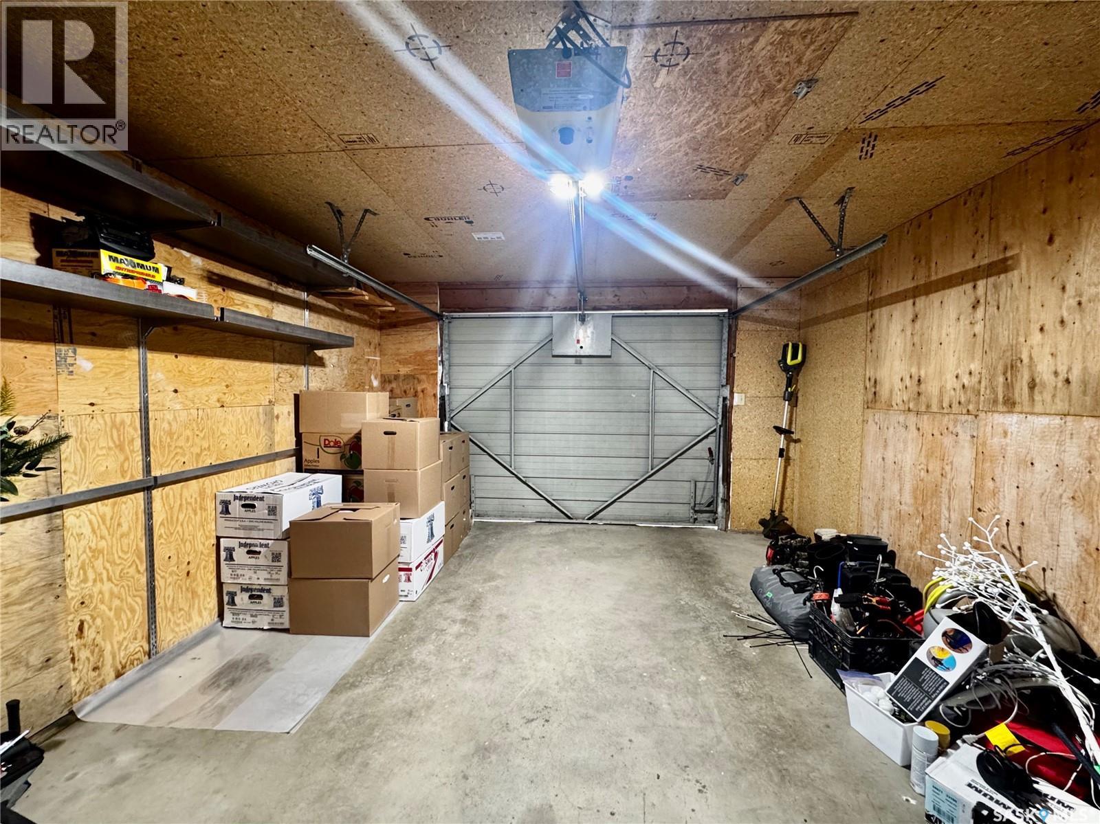 142 Peaker Avenue, Yorkton, SK - Indoor Photo Showing Garage