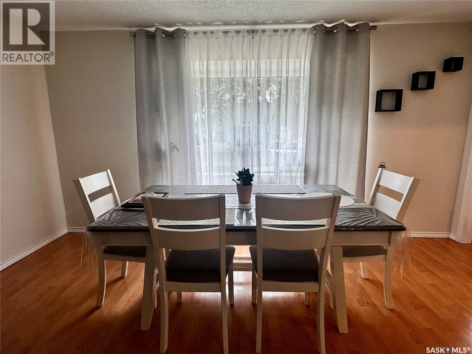 142 Peaker Avenue, Yorkton, SK - Indoor Photo Showing Dining Room