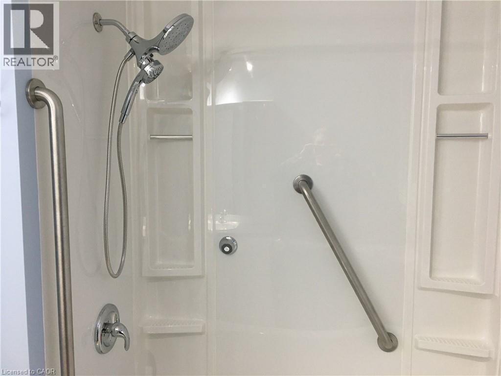 11 Wordsworth Place Unit# Upper, Kitchener, ON - Indoor Photo Showing Bathroom