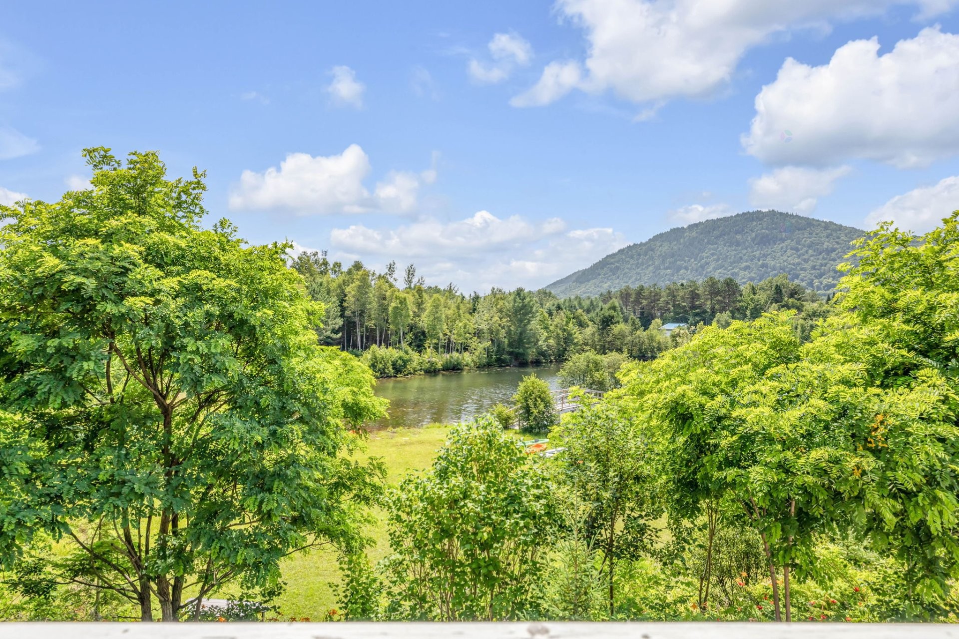 Vue sur l'eau - 765 Av. Ste-Brigitte, Sainte-Brigitte-De-Laval, QC - Outdoor With View